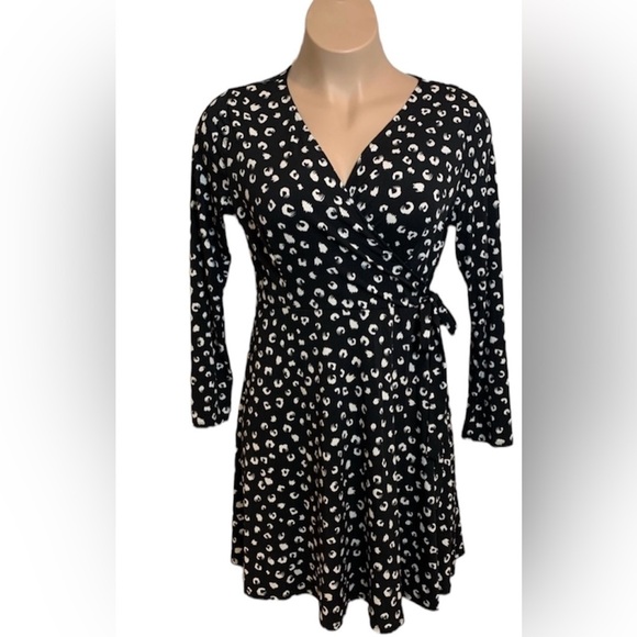 Kaileigh Woman’s Black and White Faux Wrap Dress Size Medium Corpcore Office - Picture 1 of 8